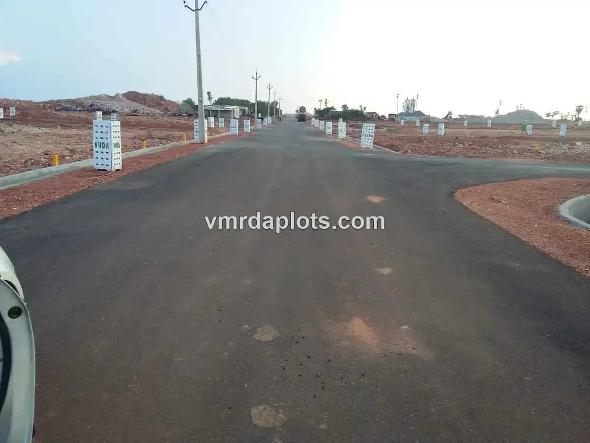 VMRDA LAYOUT IN  DAKAMARRI, VISAKHAPATNAM - DAKAMARRI - image 3
